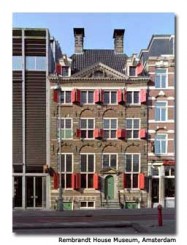 La facciata del palazzo della casa museo di Rembrandt ad Amsterdam