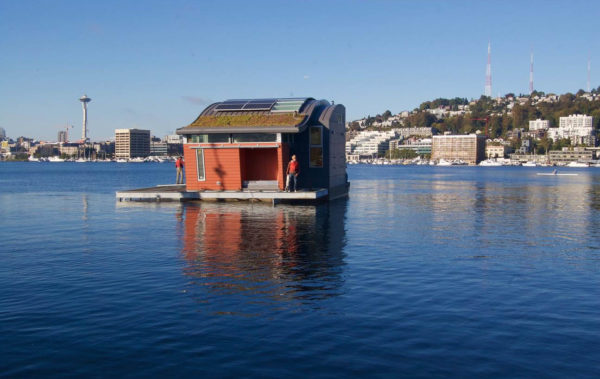 la casa galleggiante che purifica l'acqua Houseboat H