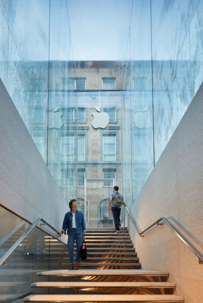 Nuovo Apple Store di Foster a Milano - L'ingresso 