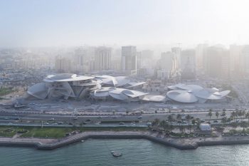 Museo Nazionale del Qatar di Doha dell'architetto Jean Nouvel - veduta d'insieme foto aerea