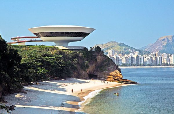 Rio de Janiero capitale architettura 2020 Museo Niteroi