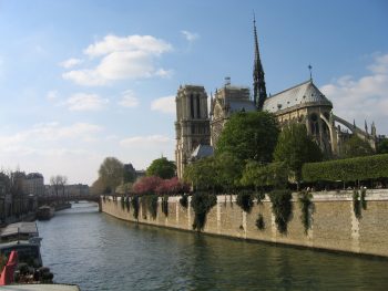 incendio Notre Dame cattedrale di Parigi 