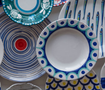 Ceramiche di Vietri per decorare casa: piatti realizzati in ceramica vietrese